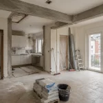 Interior de piso en Burgos capital en proceso de reforma integral con tabiques abiertos